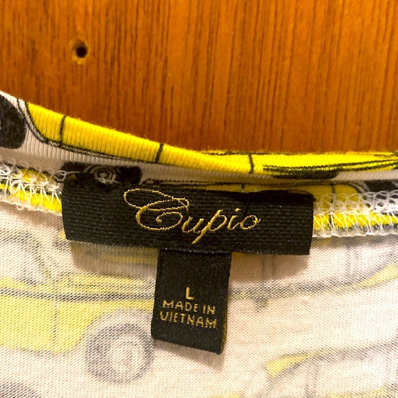 3/$15. Women’s.yellow taxi top size L - Picture 4 of 6